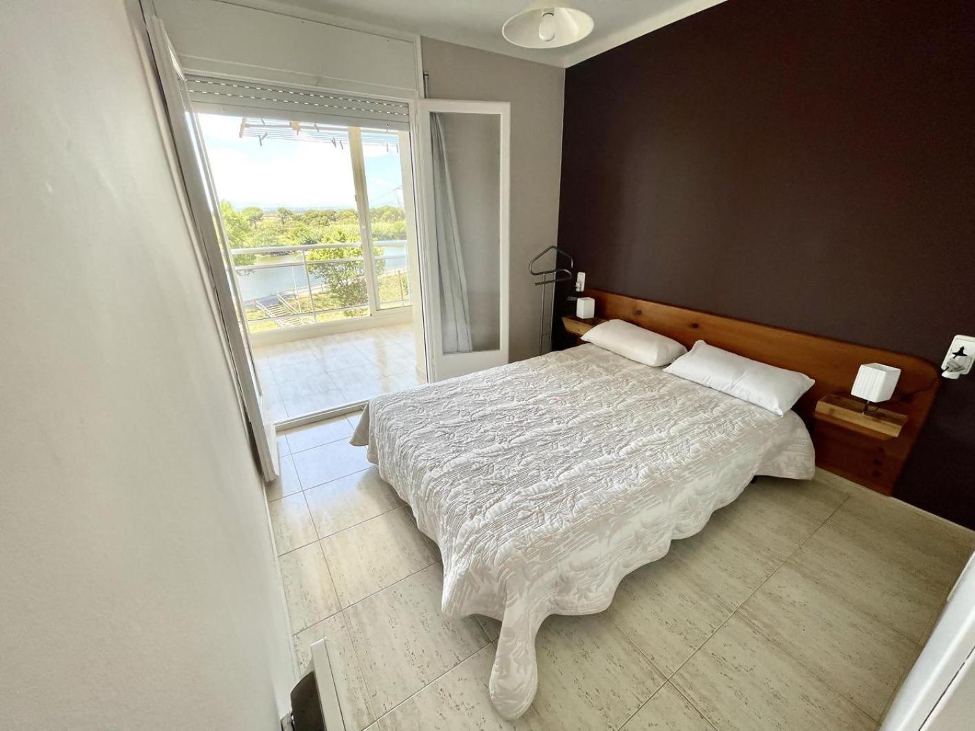 33Apartamento Soleado De Dos Habitaciones Empuriabrava Exterior photo